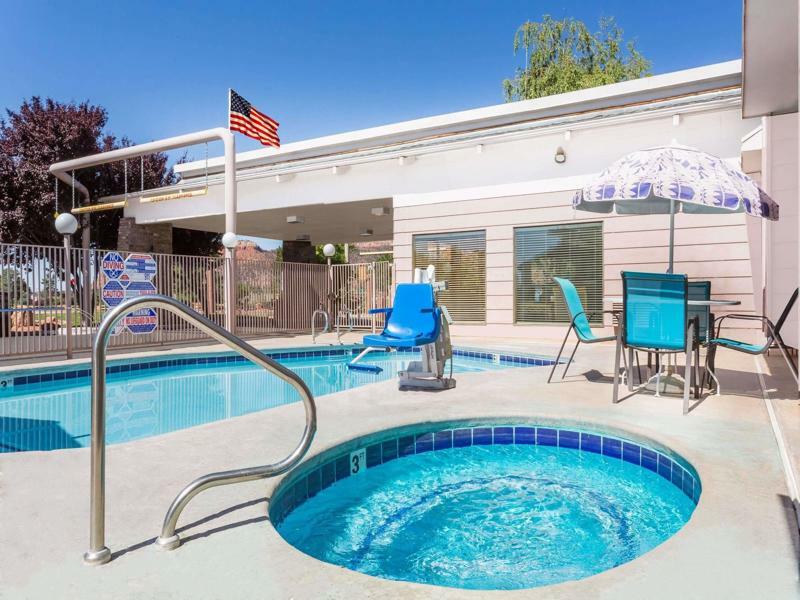 Days Inn & Suites By Wyndham Kanab Exterior photo